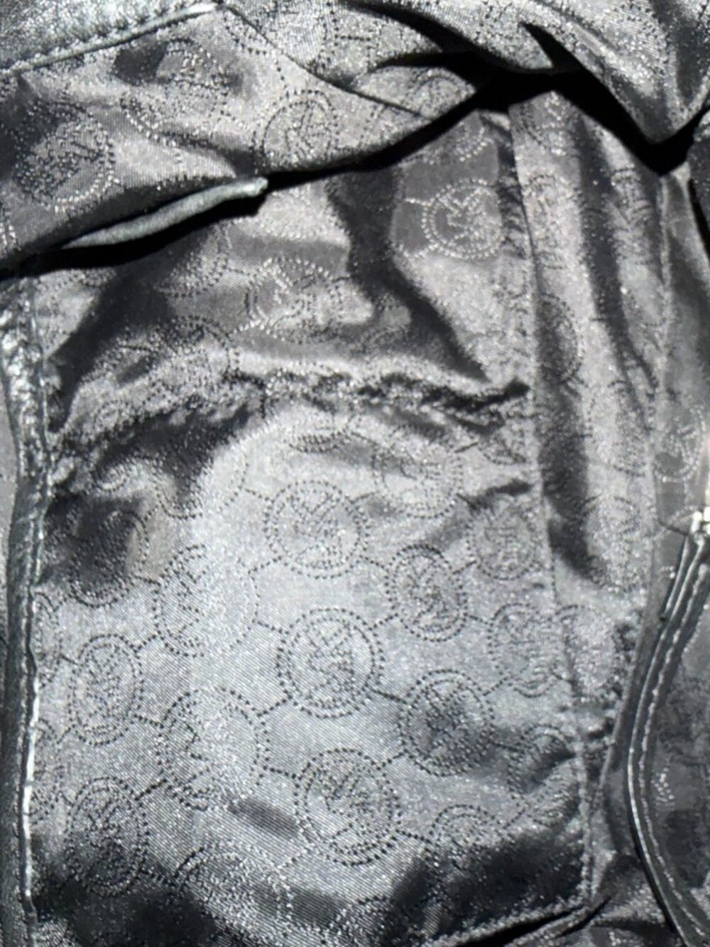 Michael Kors Fulton Large Hobo - Picture 3 of 9